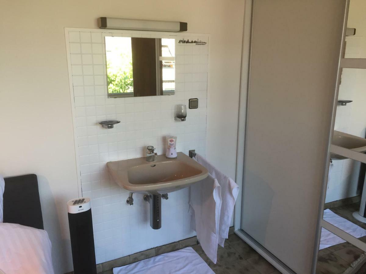 Duesseldorfer Privatzimmer Экстерьер фото
